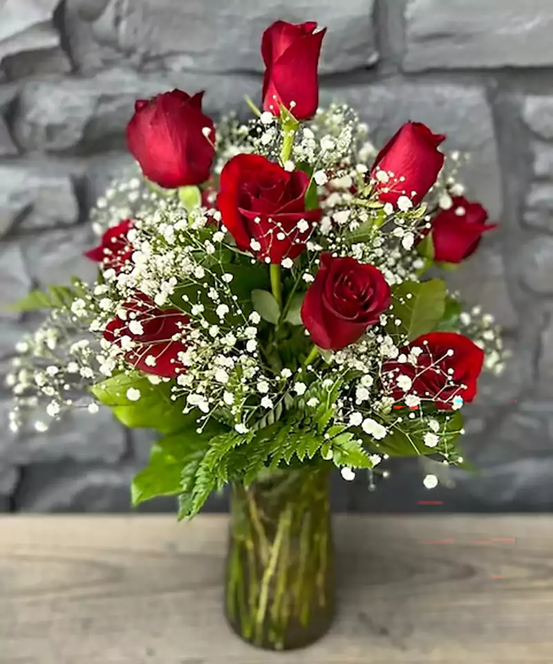 Roses with the baby breath flowers