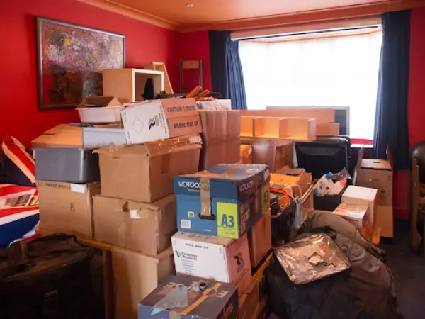 brown-cardboard-boxes-on-brown-wooden-table